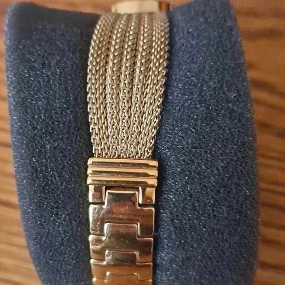 Anne Klein Diamond Watch EUC new Battery - Picture 5 of 10